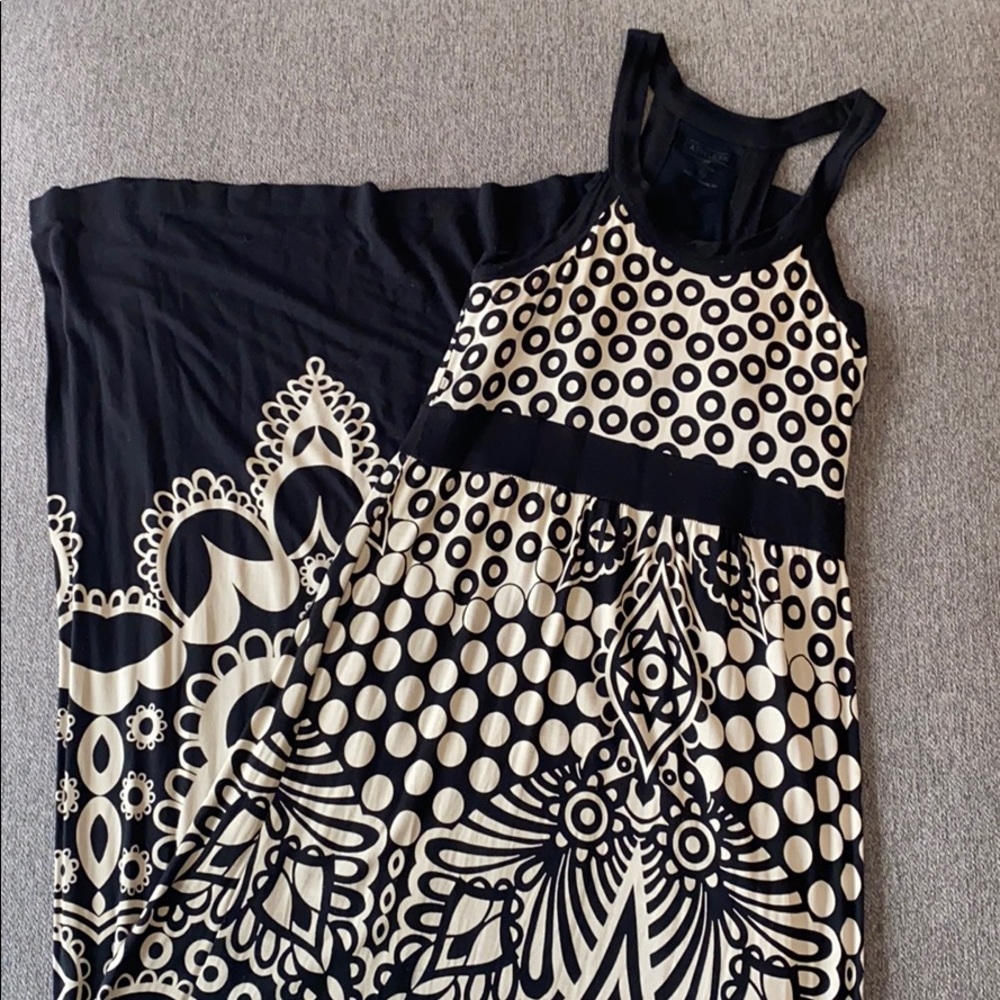 Athleta Medium Tall Maxi Dress black and white
